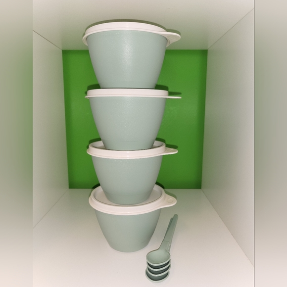 Tupperware Refrigerator Bowls- Set of 4 - Picture 4 of 4